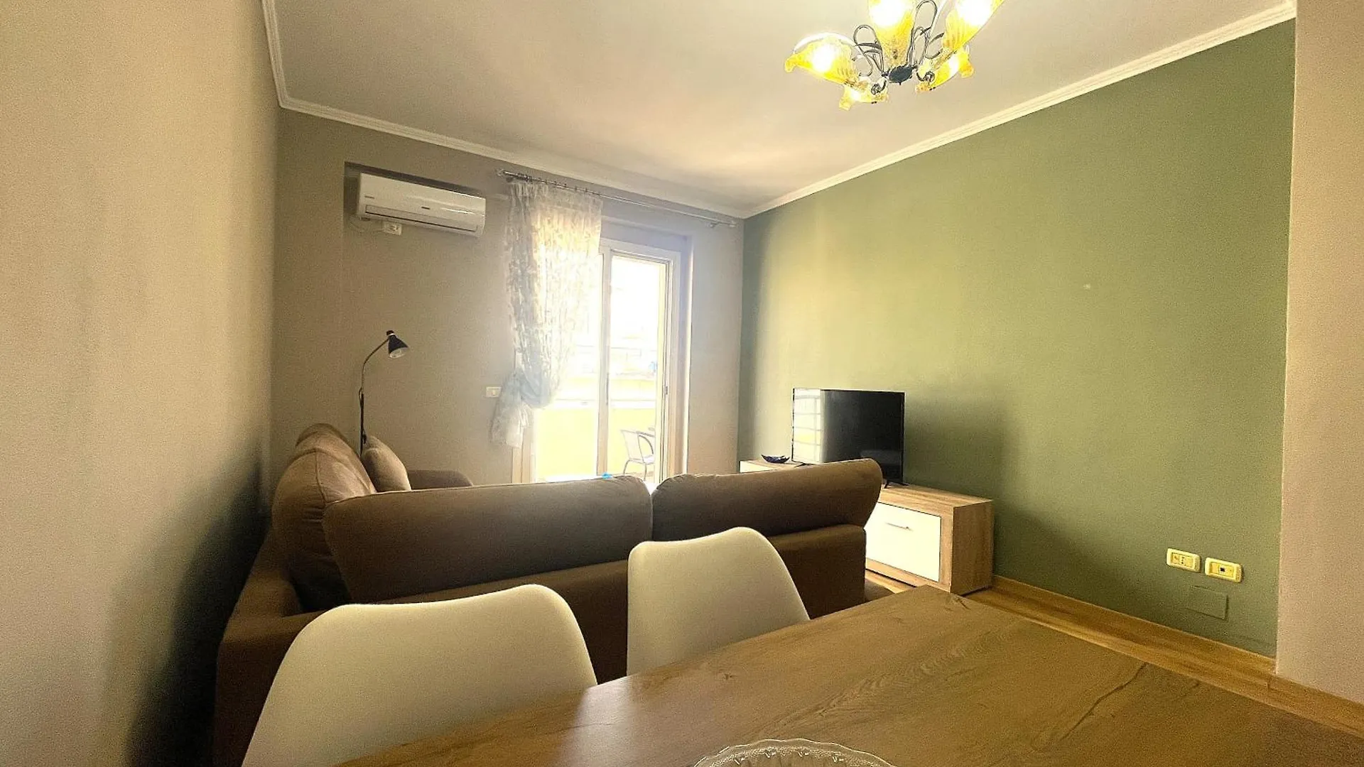 Vlora'S Posh Apartment Vlore