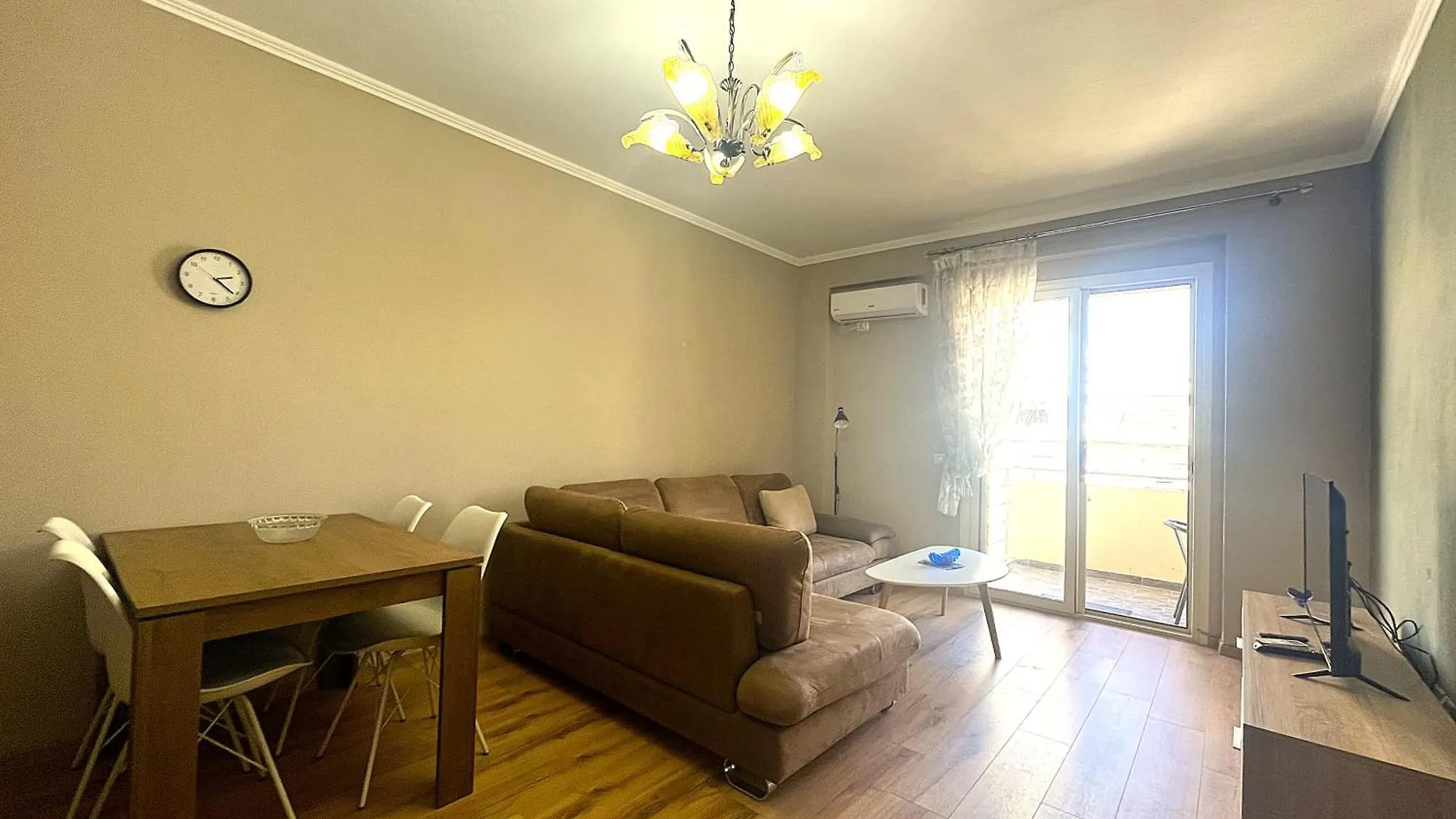 Vlora'S Posh Apartment 0*, Vlore