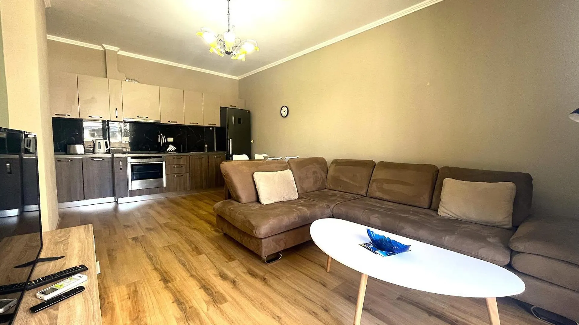 Vlora'S Posh Apartment Albania